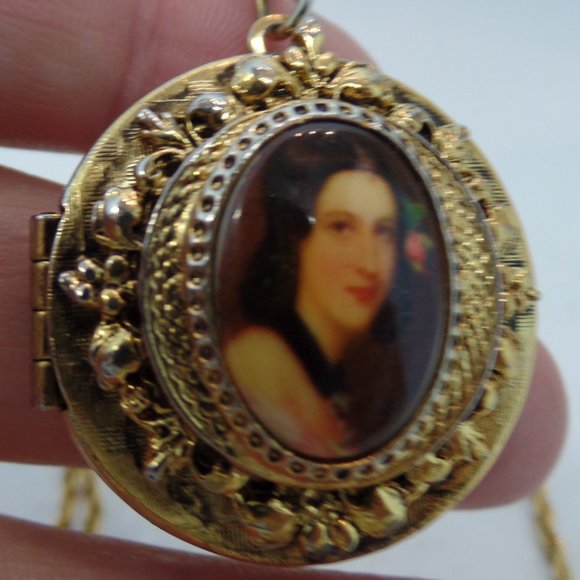 Unbranded  Goldtone Multi Strand (2) Necklace with Locket With Lady Portrait 20" - Picture 9 of 13